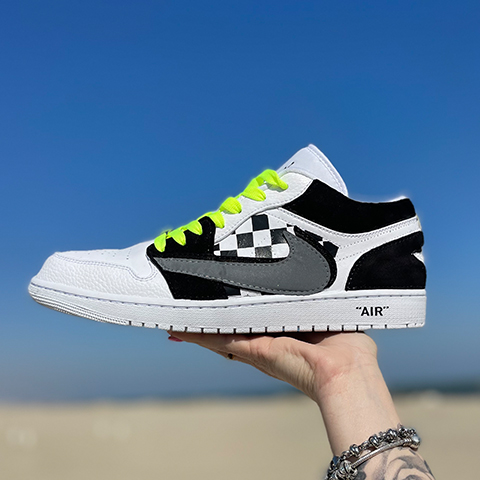 Nike Jordan 1 Custom Low Dipinta a Mano Scacchi, Doppio Swoosh Rovesciato e Lacci Giallo Fluo