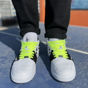 Nike Jordan 1 Custom Low Dipinta a Mano Scacchi, Doppio Swoosh Rovesciato e Lacci Giallo Fluo