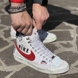 Nike Blazer Customized Dipinte a Mano Swoosh Rosso e Tags - Vol. 2