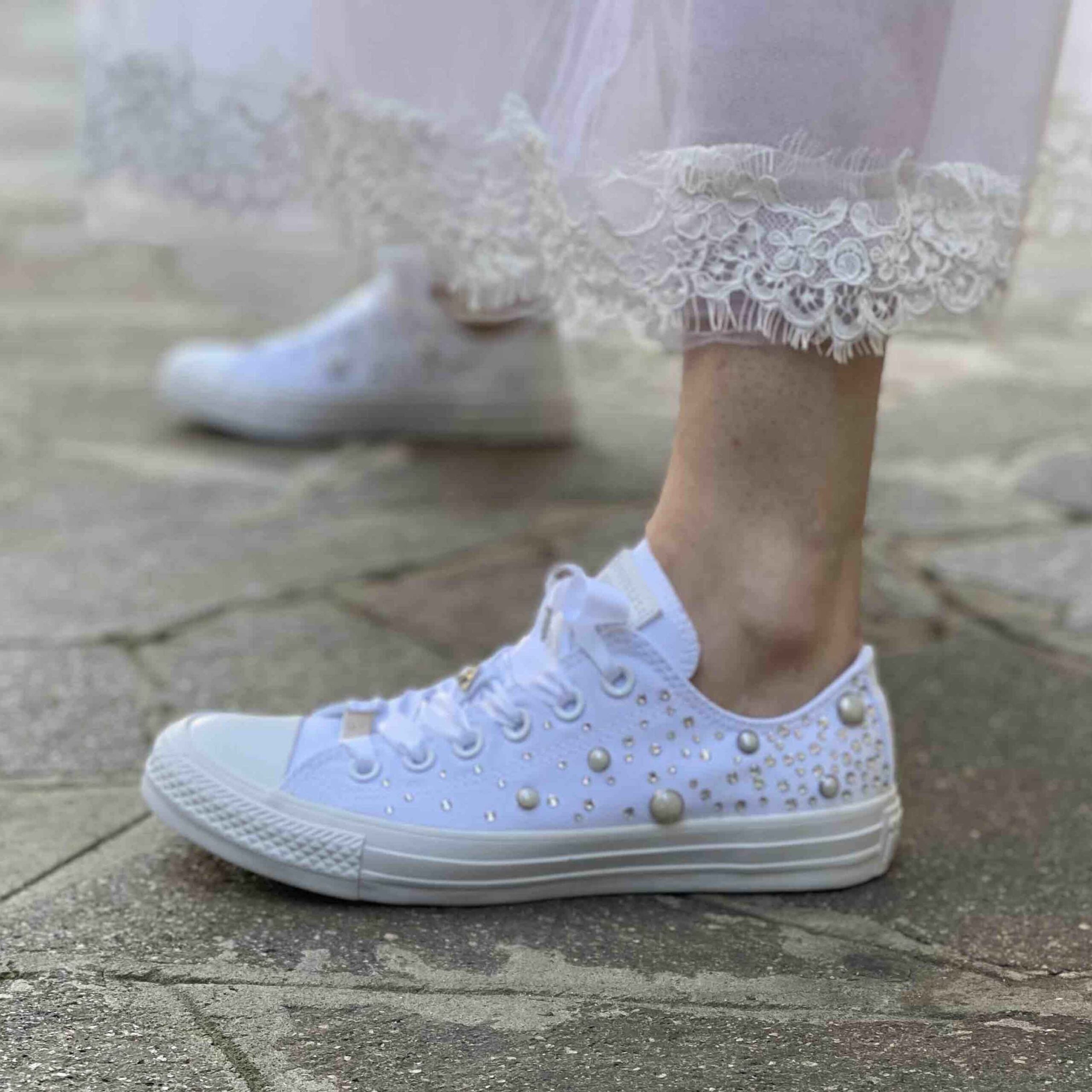Converse All Star Personalizzate Sposa Low Borchie, Strass e Lacci Raso