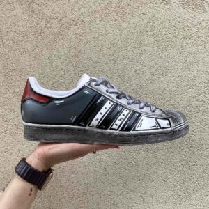 Adidas Superstar Personalizzate Cartoon Dipinte A Mano Grigio e Rosso con Sporcatura Vintage