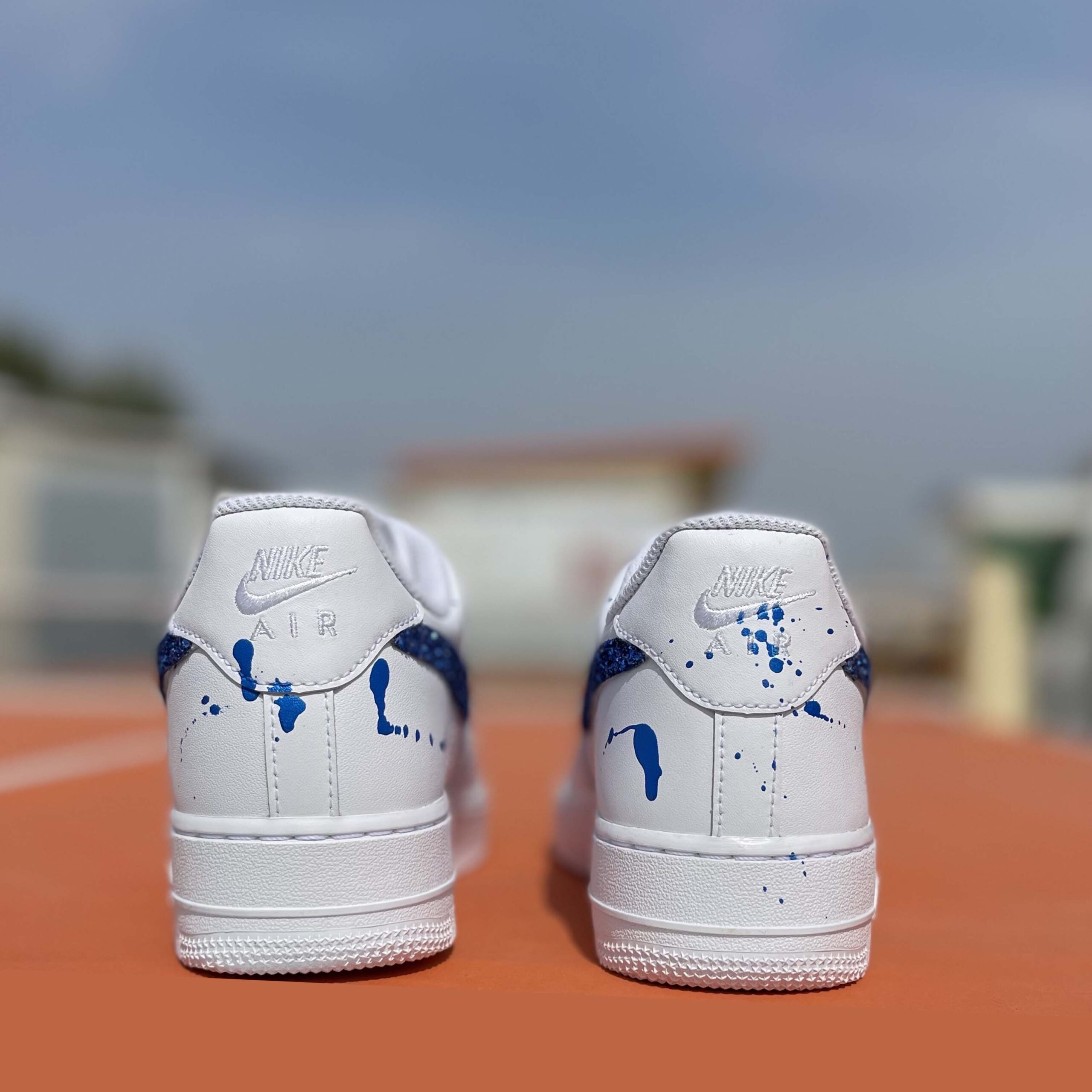 Nike Air Force One Custom Swoosh Glitter e Sporcatura Blu