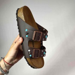 Birkenstock Arizona Personalizzate Base Marrone Borchie Miste Turchesi, Perle Bianche e Strass