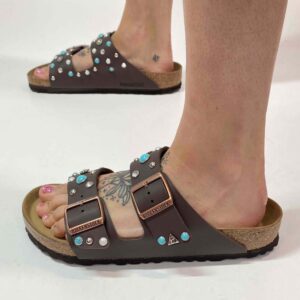 Birkenstock Arizona Personalizzate Base Marrone Borchie Miste Turchesi, Perle Bianche e Strass