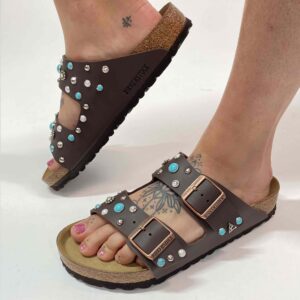 Birkenstock Arizona Personalizzate Base Marrone Borchie Miste Turchesi, Perle Bianche e Strass