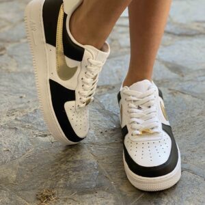 Nike Air Force One Custom Dipinta a Mano Inserti Neri e Swoosh Oro