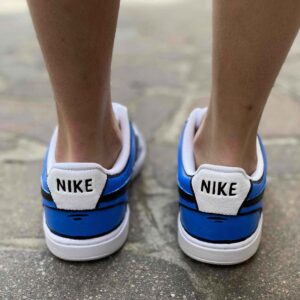 Nike Court Vision Custom Cartoon Dipinte A Mano Blu, Bianco e Nero