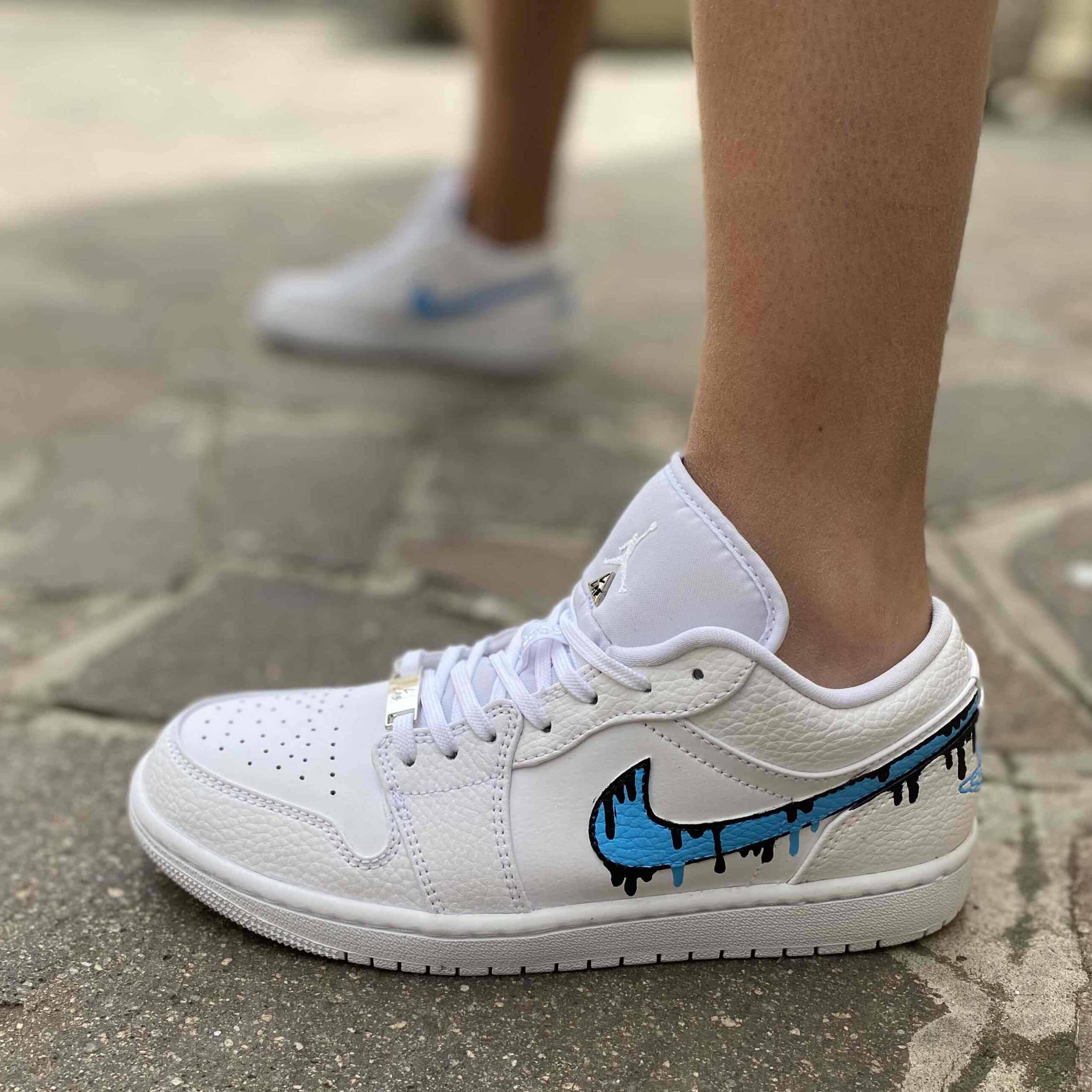 Nike Jordan 1 Custom Low Dipinta a Mano Gocce Cadenti Azzurro e Nero