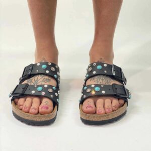 Birkenstock Arizona Personalizzate Base Nera Borchie Miste Turchesi, Perle Bianche e Strass