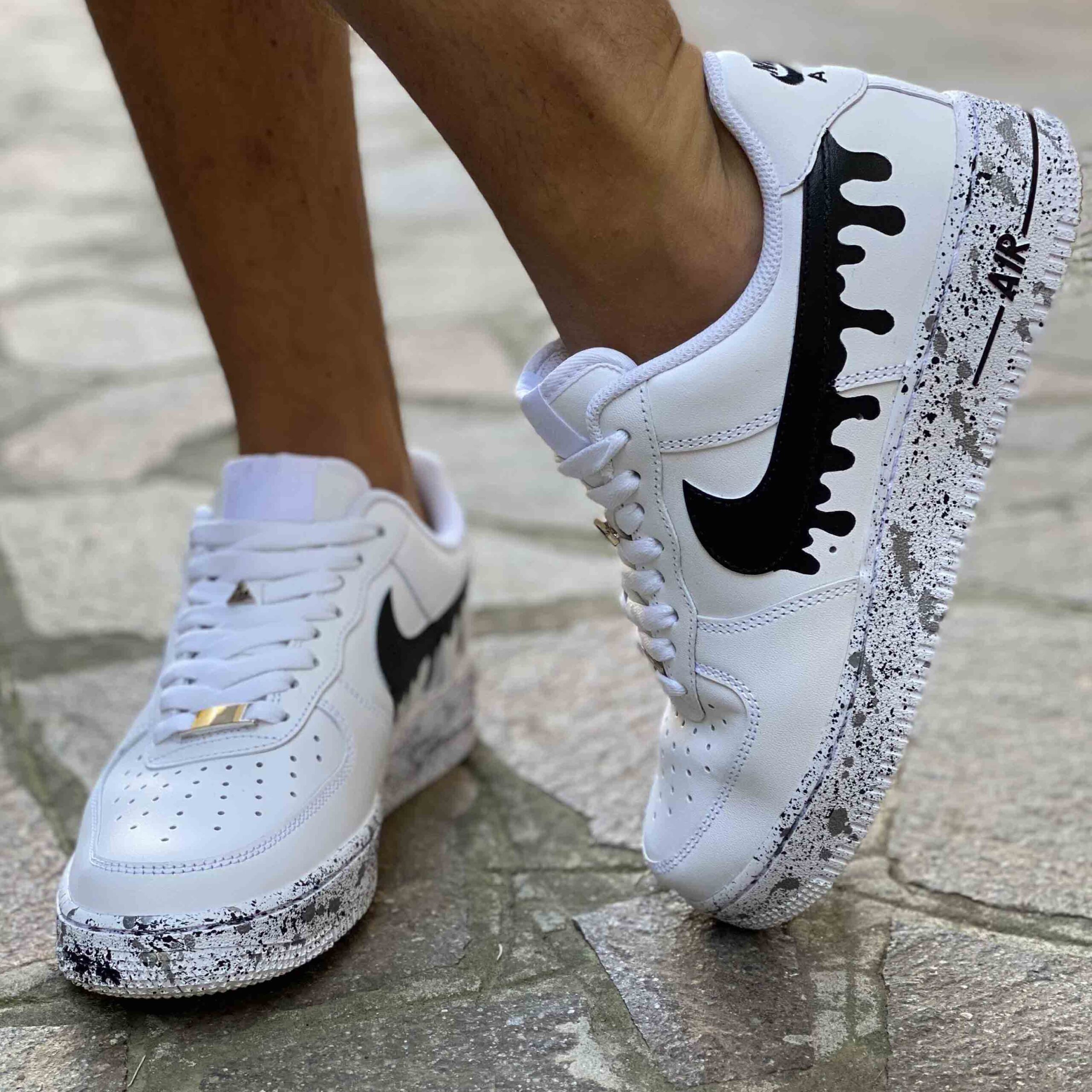Nike Air Force One Custom Swoosh Goccia e Sporcatura Argento e Nera
