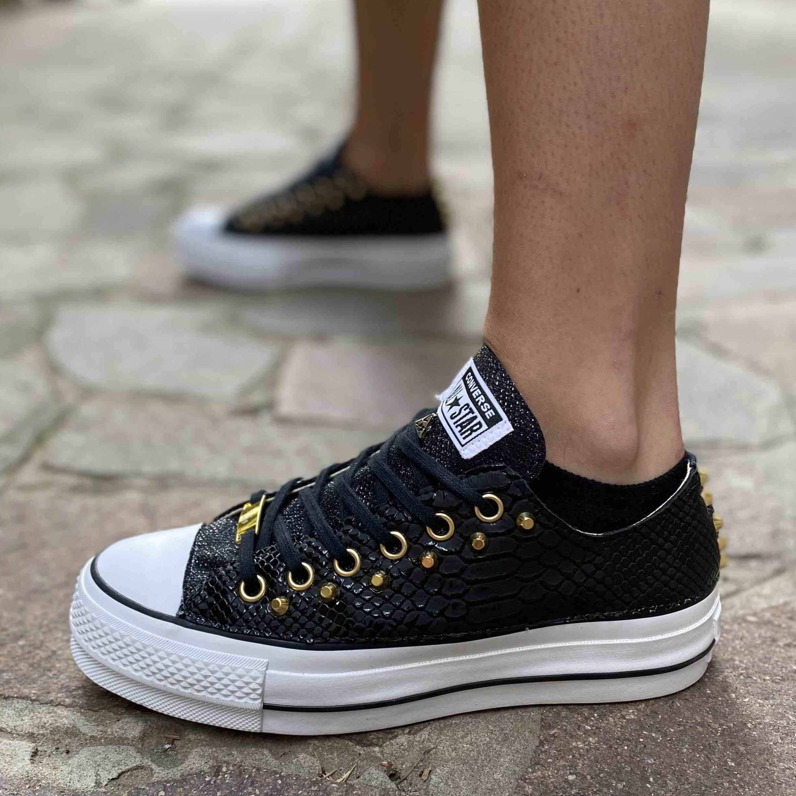 Converse All Star Personalizzate Platform LOW Squamato Nero e Borchie Oro