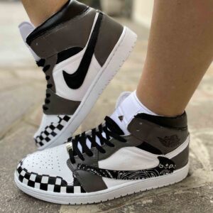 Nike Jordan 1 Custom Bandana Bianca Nera e Inserti Dipinti a Mano