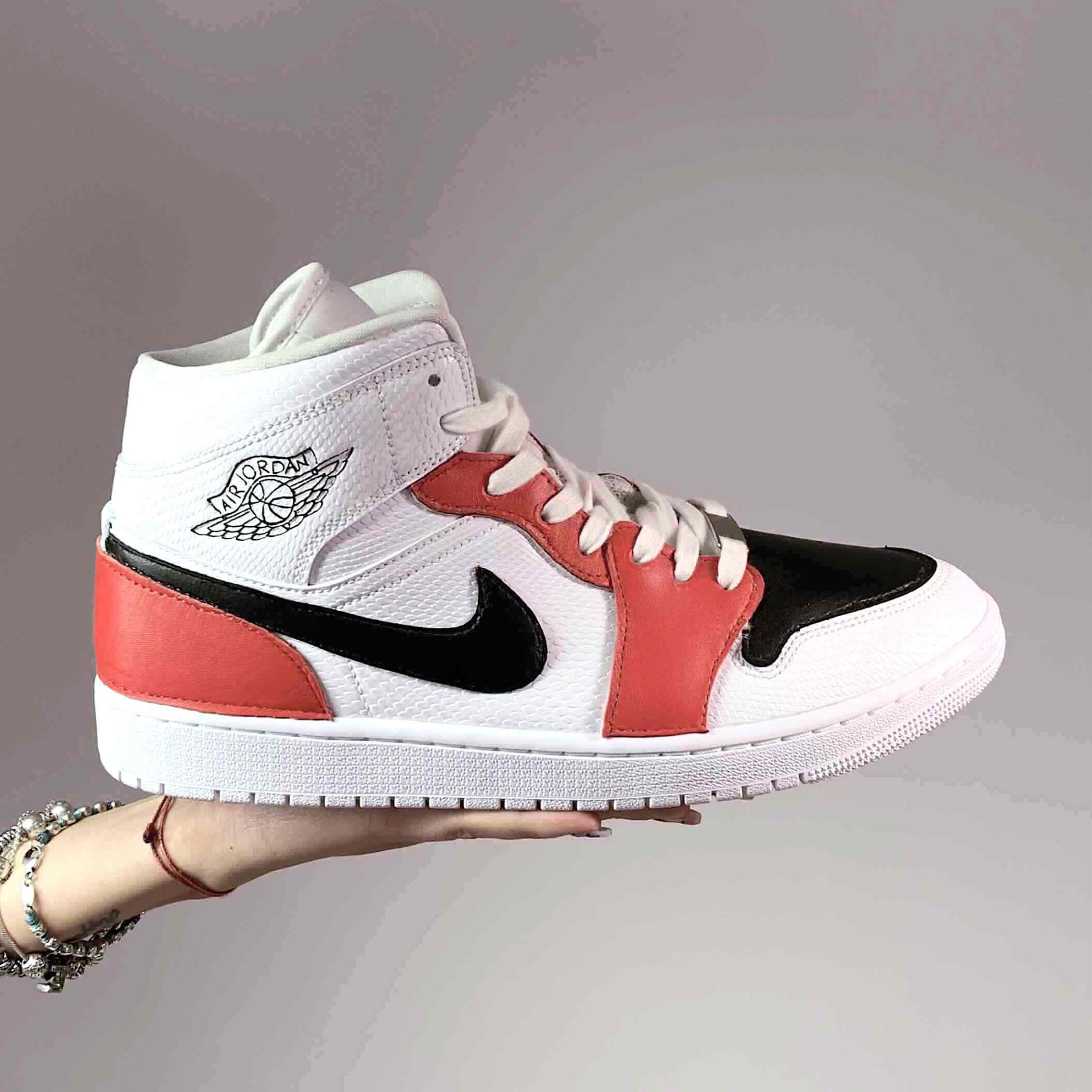 Nike Jordan 1 Custom Cucita e Dipinta a Mano Rosso e Nero