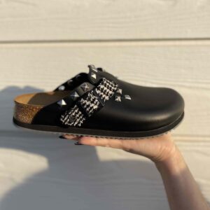 Birkenstock Boston Personalizzate Pelle Naturale Black Uncinetto Scozzese e Borchie a Piramide