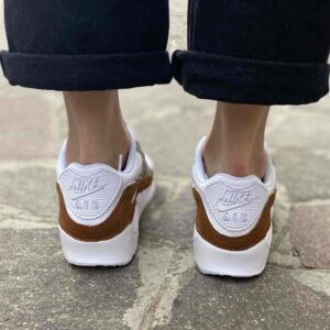 Custom Air Max Pelle Scamosciata Marrone, Swoosh Maculato e Insetti Lurex Oro
