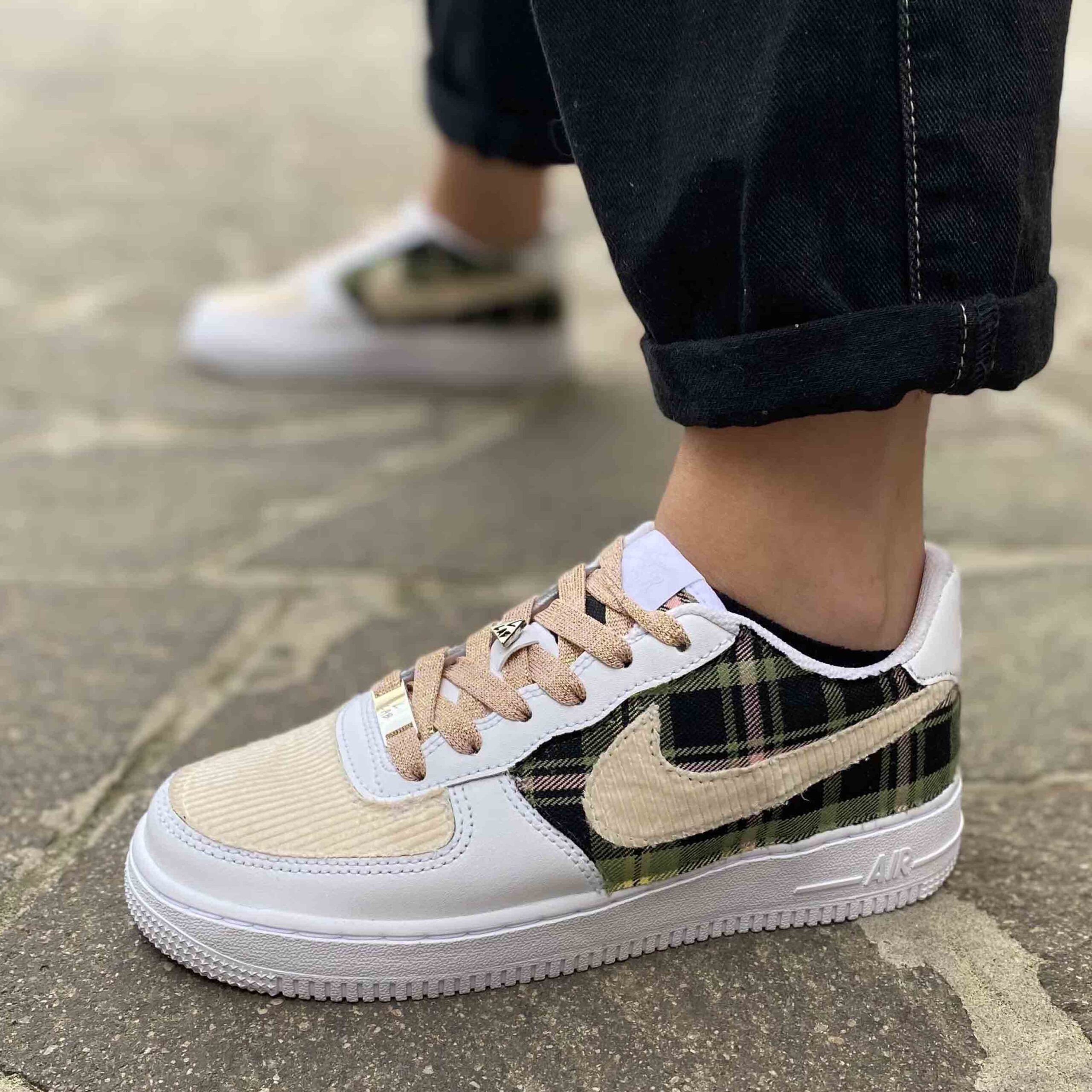 Nike Air Force 1 Custom Scozzese Verde Rosa e Swoosh Ciniglia