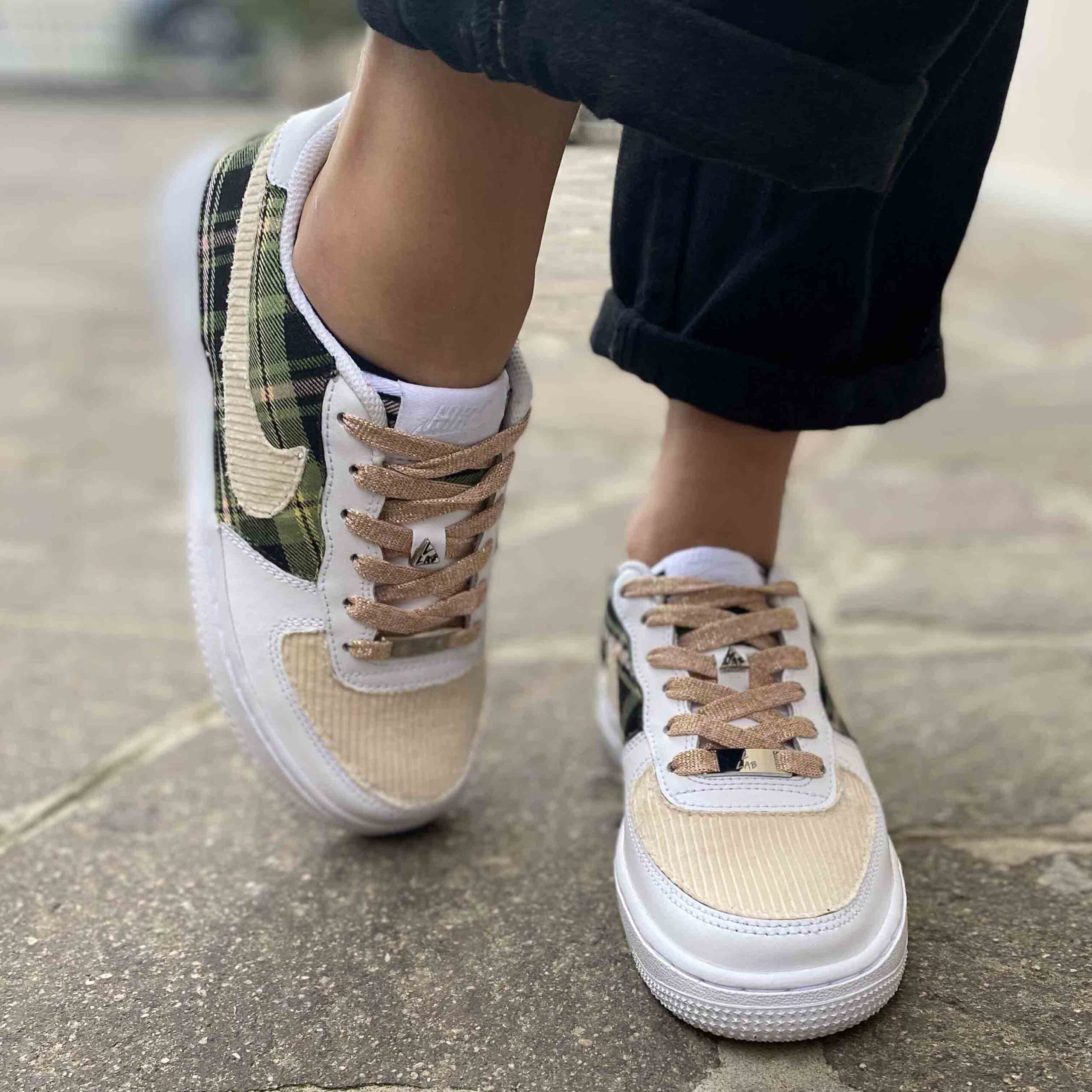 Nike Air Force 1 Custom Scozzese Verde Rosa e Swoosh Ciniglia