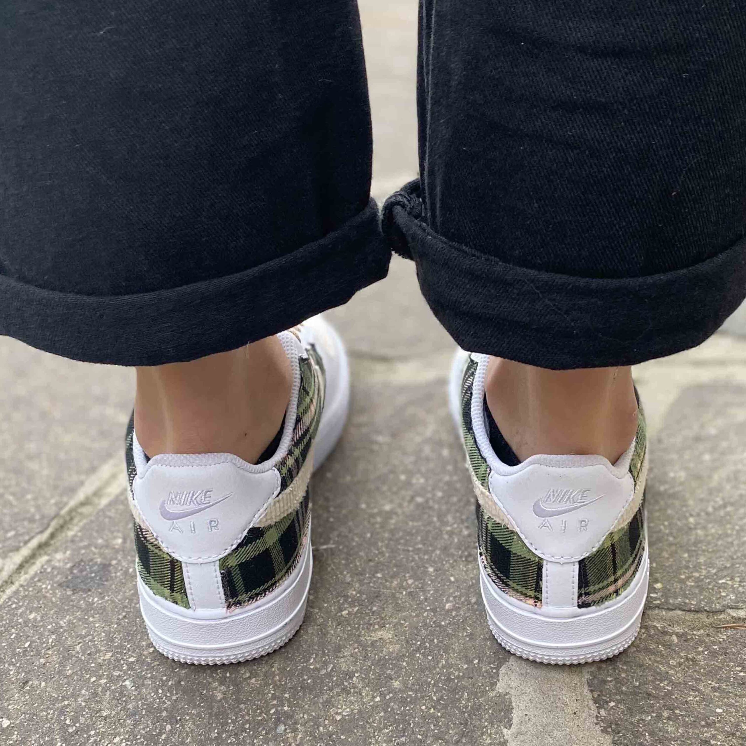 Nike Air Force 1 Custom Scozzese Verde Rosa e Swoosh Ciniglia
