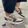 Nike Jordan 1 Custom Low Dipinta a Mano Marrone e Beige, Swoosh Lana Marrone