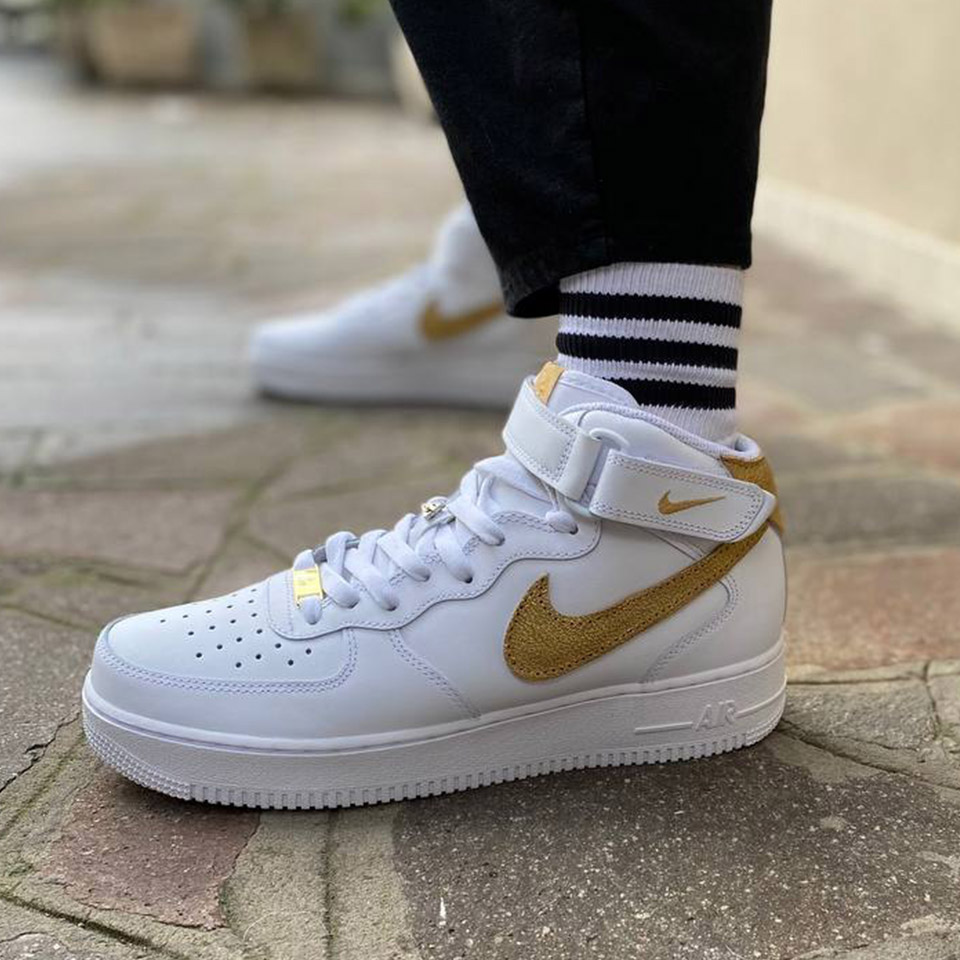 Nike Air Force One Custom Mid Swoosh e Dettagli Dorati