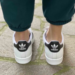 Adidas Superstar Personalizzate Cuore Borchie e Bande Nere