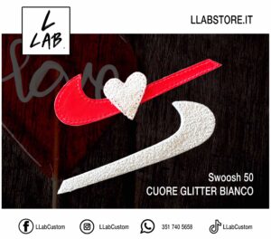 Nike Swoosh | 50 - Cuore Glitter Bianco