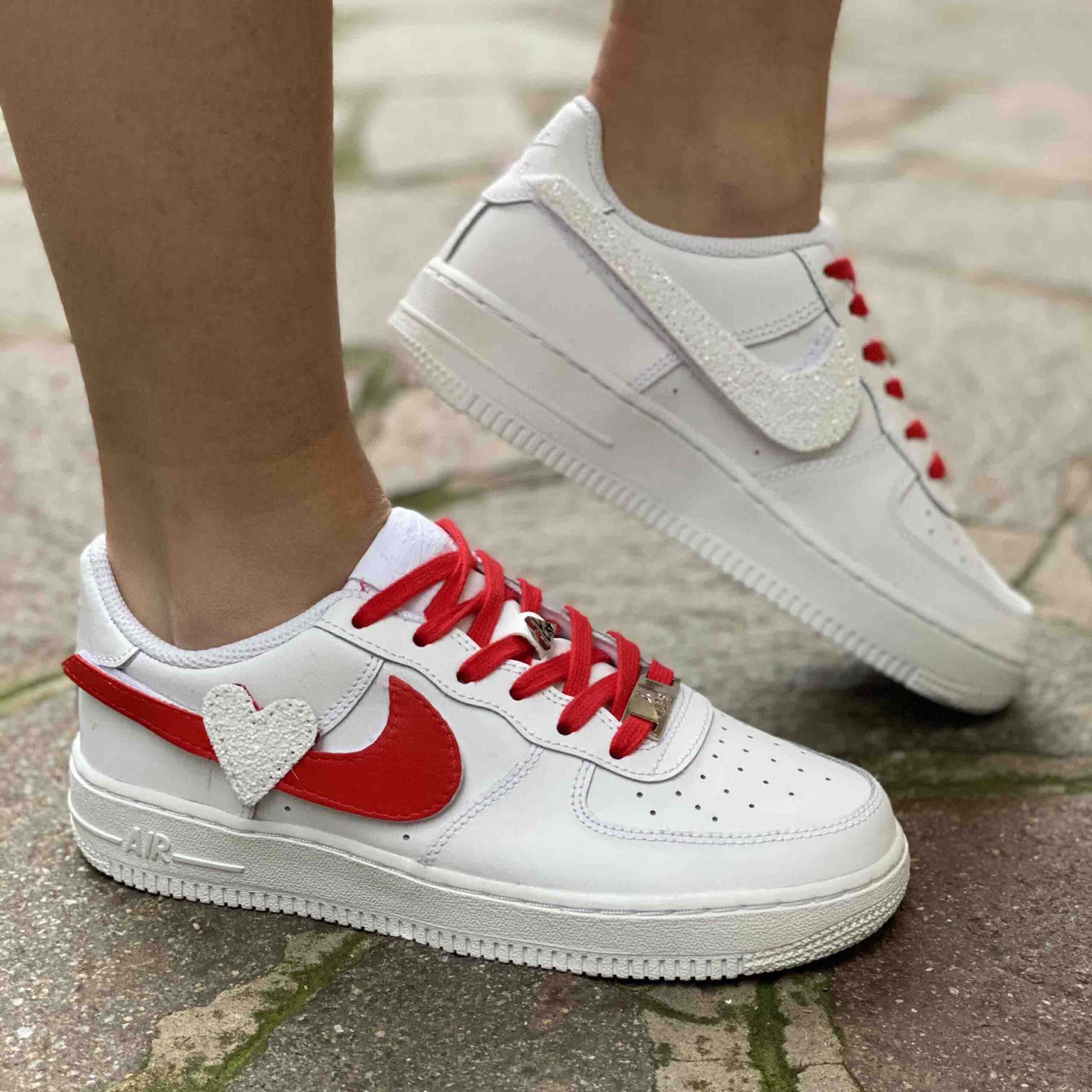 escotilla Sí misma puntada Nike Air Force 1 Custom Swoosh Intercambiabile Cuore Glitter Bianco | LLab  Scarpe Custom