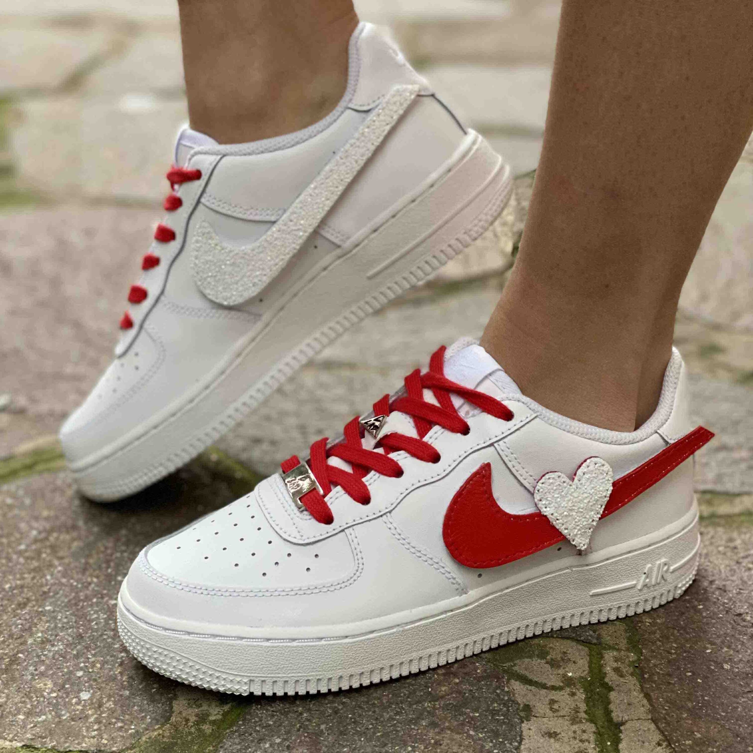 escotilla Sí misma puntada Nike Air Force 1 Custom Swoosh Intercambiabile Cuore Glitter Bianco | LLab  Scarpe Custom