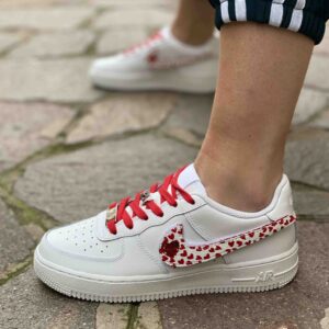 Nike Air Force 1 Custom Swoosh Intercambiabile Cuori Rossi Dipinti