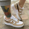 Nike Air Force One Custom Dipinte A Mano Beige Doppio Swoosh Sfumato Marrone e Oro