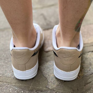 Nike Air Force One Custom Dipinte A Mano Beige Doppio Swoosh Sfumato Marrone e Oro