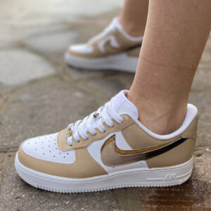 Nike Air Force One Custom Dipinte A Mano Beige Doppio Swoosh Sfumato Marrone e Oro