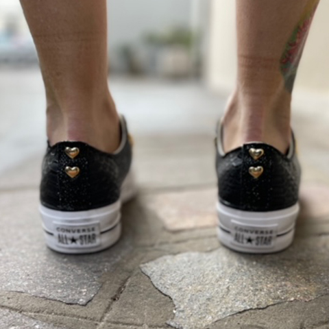 Converse All Star Personalizzate Platform Low Squamato Nero, Borchie e Dettagli Oro