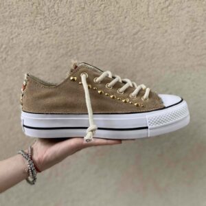 Converse All Star Personalizzate Platform Low Scamosciato Beige, Borchie Oro e Lacci Corda