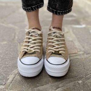Converse All Star Personalizzate Platform Low Scamosciato Beige, Borchie Oro e Lacci Corda