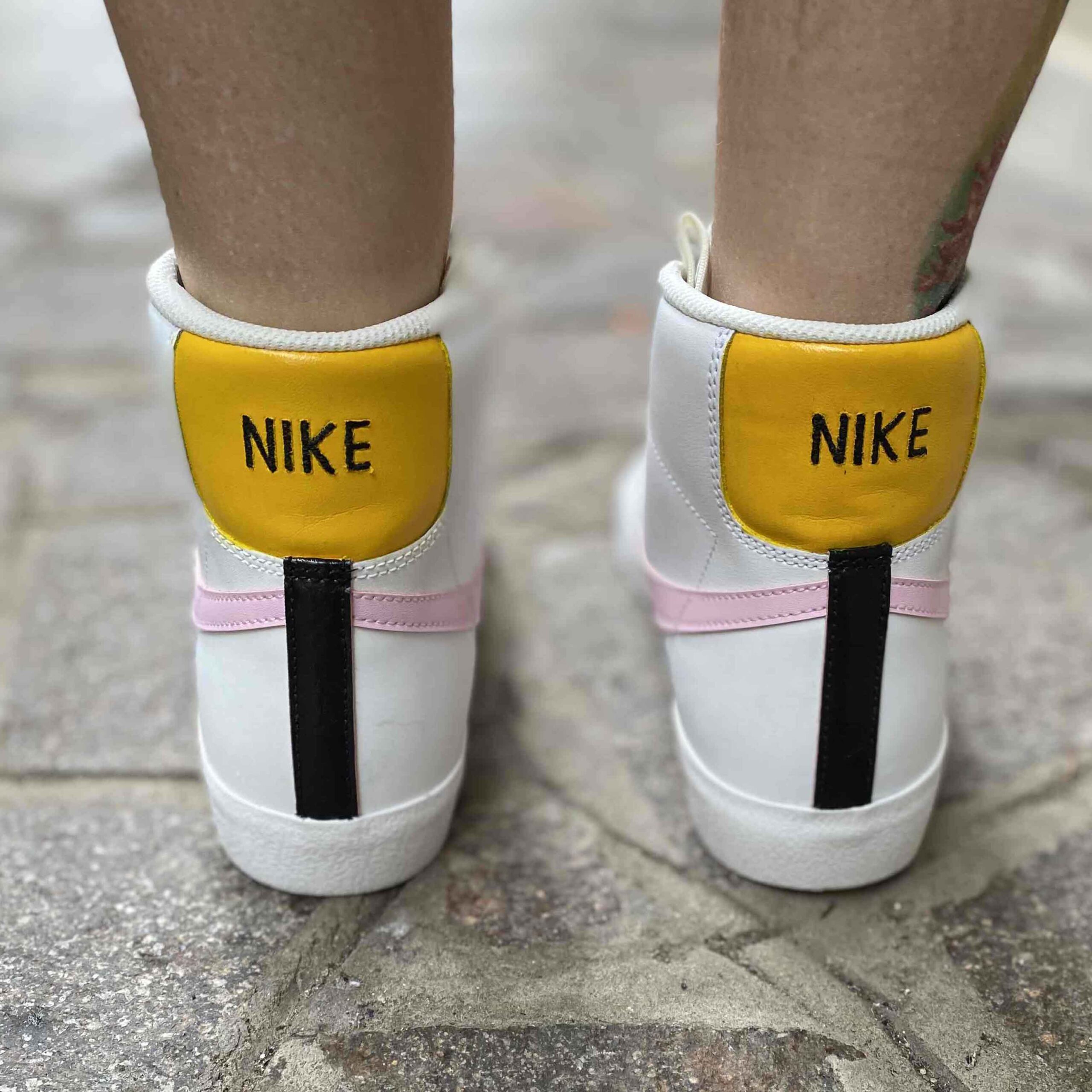Nike Blazer Customized Swoosh Rosa e Talloncino Giallo