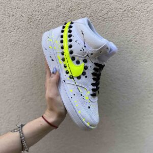 Nike Court Vision Custom Mid Borchie Lacci Neri e Swoosh Giallo Fluo