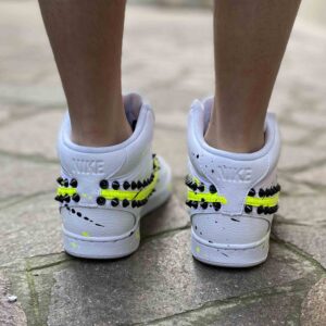 Nike Court Vision Custom Mid Borchie Lacci Neri e Swoosh Giallo Fluo