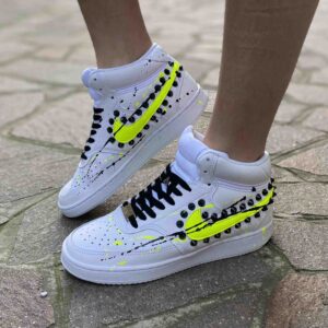 Nike Court Vision Custom Mid Borchie Lacci Neri e Swoosh Giallo Fluo