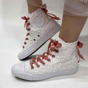 Converse All Star Personalizzate Sposa Total White Laccetti e Fiocco Rosa Antico