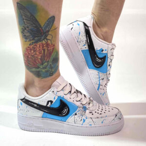 Nike Air Force 1 Custom Cartoon Dipinte A Mano Azzurro e Swoosh Nero