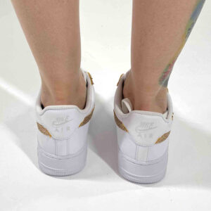 Nike Air Force 1 Custom Doppio Swoosh Oro e Glitter Bianco e Borchie Oro