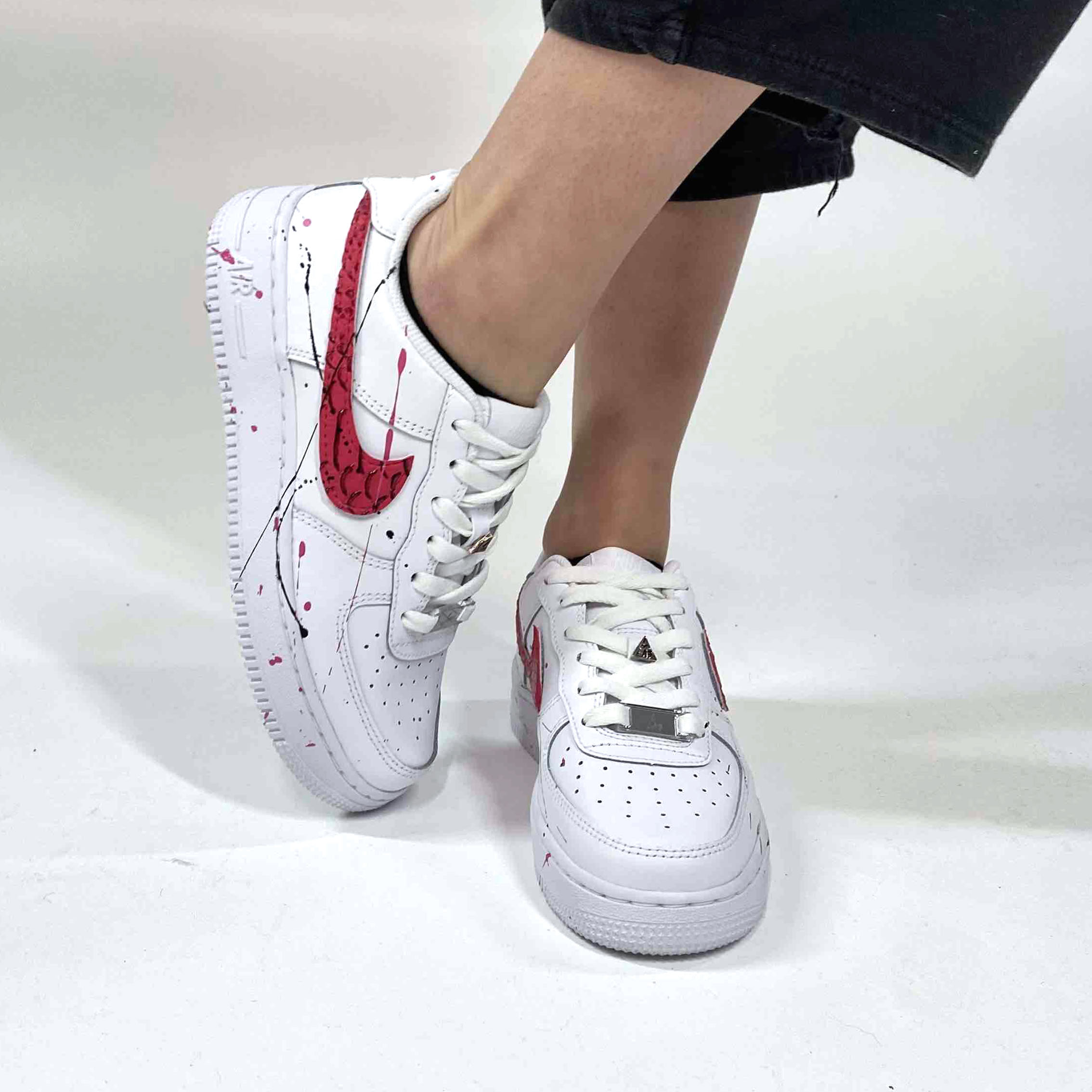 Nike Air Force 1 Custom Swoosh Squamato Rosa e Sporcatura Nera e Rosa