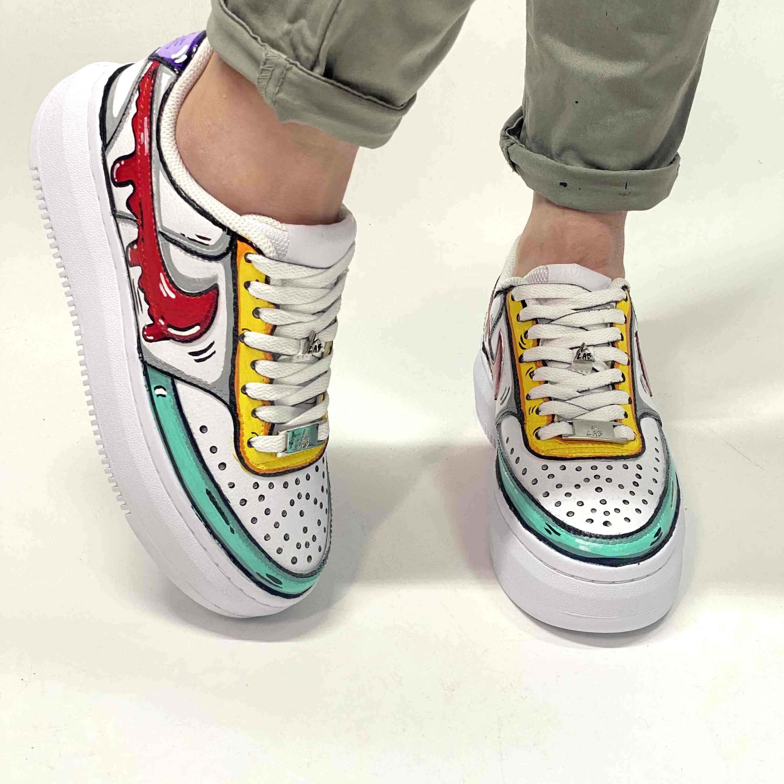 Nike Court Vision Low Platform Cartoon Dipinte A Mano Verde Acqua, Giallo, Viola e Swoosh Gocce Cadenti Rosso