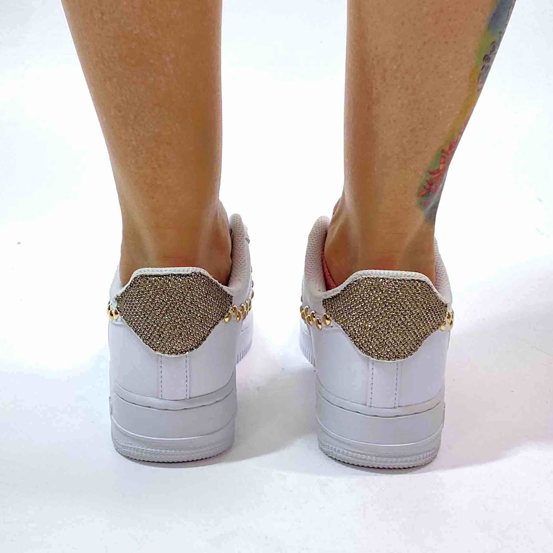 Nike Air Force 1 Custom Glitter e Borchie Oro