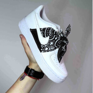 Nike Air Force 1 Custom Glitter e Borchie Oro