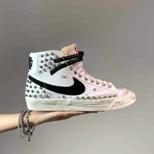 Nike Blazer Customized Borchie, Swoosh Dipinto A Mano & Sporcatura Vintage