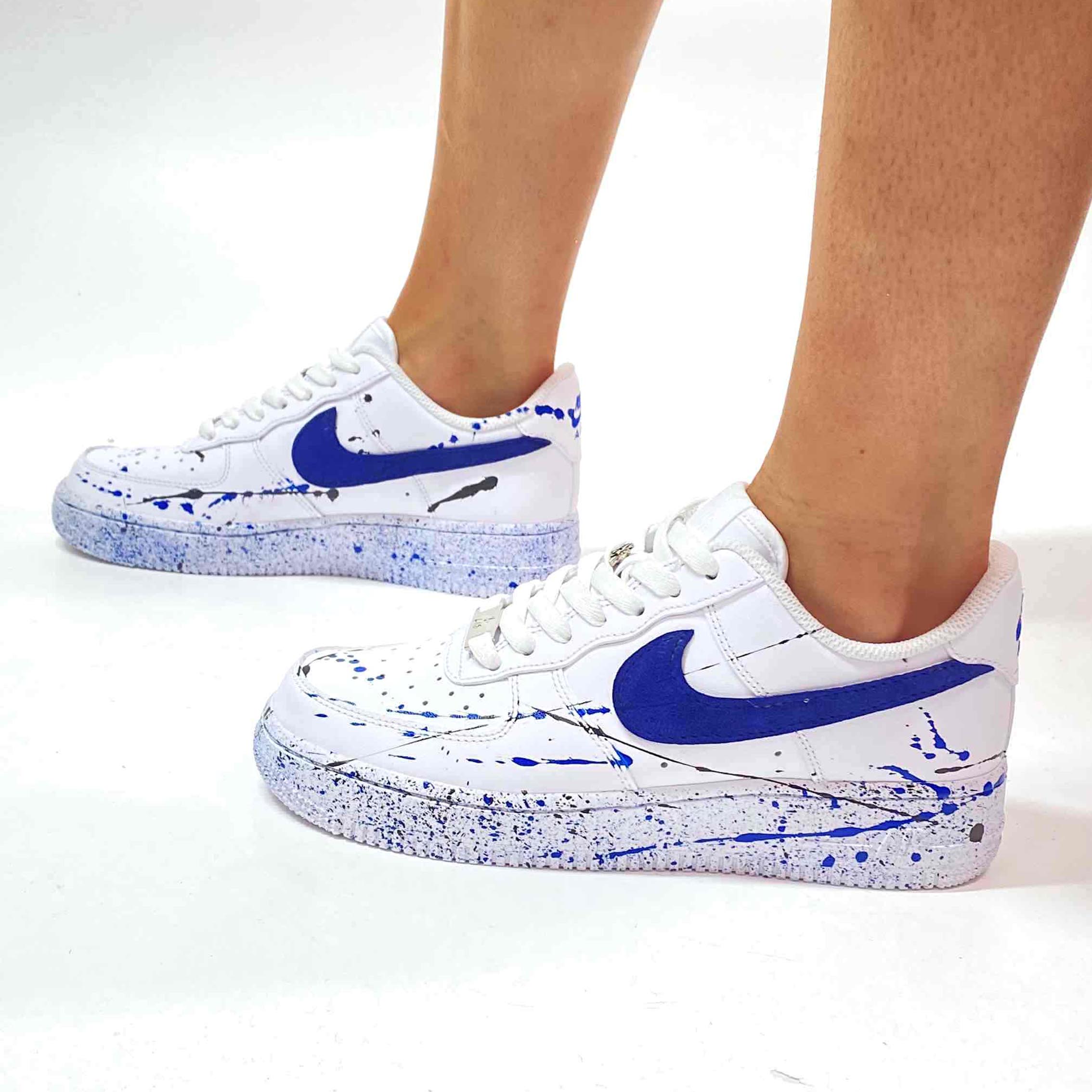 Air Force One Custom Swoosh Pelle Blu, Sporcata Frustata e Fondo Puntinato Nero e Blu