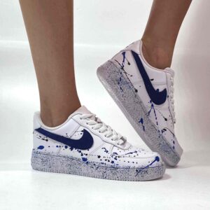 Air Force One Custom Swoosh Pelle Blu, Sporcata Frustata e Fondo Puntinato Nero e Blu
