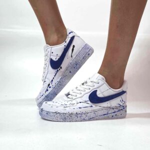 Air Force One Custom Swoosh Pelle Blu, Sporcata Frustata e Fondo Puntinato Nero e Blu